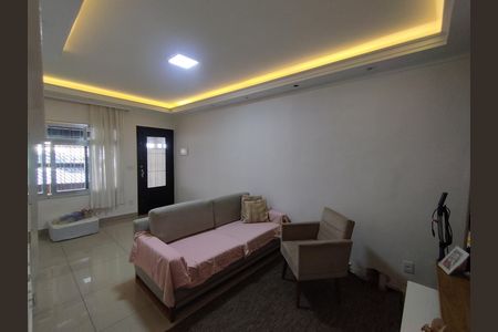 Casa para alugar com 185m², 2 quartos e 1 vaga Casa para alugar com 185m², 2 quartos e 1 vagaSala
