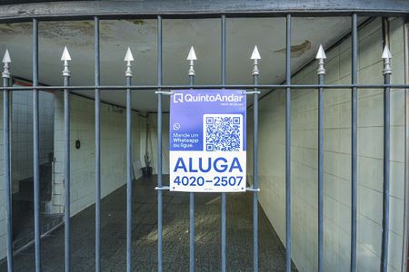 Casa para alugar com 80m², 3 quartos e 1 vaga Casa para alugar com 80m², 3 quartos e 1 vagaFachada