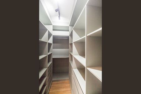 Apartamento para alugar com 54m², 1 quarto e 1 vaga Apartamento para alugar com 54m², 1 quarto e 1 vagaCloset da suíte
