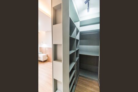 Apartamento para alugar com 54m², 1 quarto e 1 vaga Apartamento para alugar com 54m², 1 quarto e 1 vagaCloset da suíte
