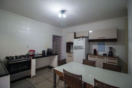Casa para alugar com 55m², 3 quartos e 3 vagas Casa para alugar com 55m², 3 quartos e 3 vagasCozinha