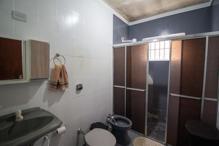 Casa para alugar com 55m², 3 quartos e 3 vagas Casa para alugar com 55m², 3 quartos e 3 vagasBanheiro