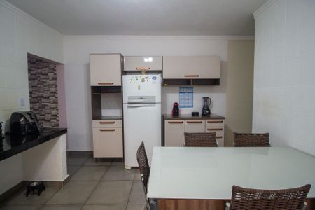Casa para alugar com 55m², 3 quartos e 3 vagas Casa para alugar com 55m², 3 quartos e 3 vagasCozinha