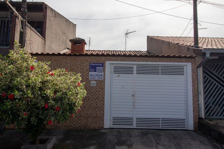 Casa para alugar com 55m², 3 quartos e 3 vagas Casa para alugar com 55m², 3 quartos e 3 vagasFachada