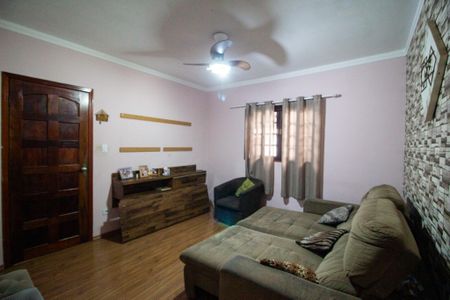 Casa para alugar com 55m², 3 quartos e 3 vagas Casa para alugar com 55m², 3 quartos e 3 vagasSala