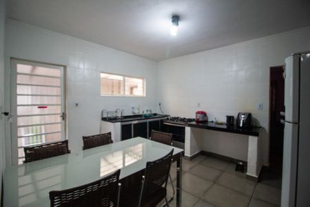 Casa para alugar com 55m², 3 quartos e 3 vagas Casa para alugar com 55m², 3 quartos e 3 vagasCozinha