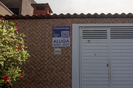 Casa para alugar com 55m², 3 quartos e 3 vagas Casa para alugar com 55m², 3 quartos e 3 vagasFachada