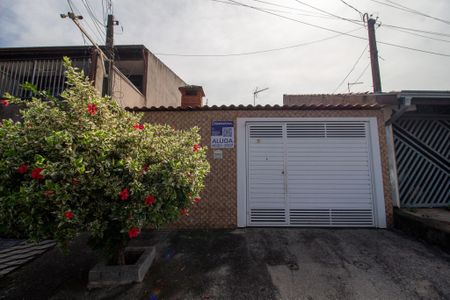 Casa para alugar com 55m², 3 quartos e 3 vagas Casa para alugar com 55m², 3 quartos e 3 vagasFachada