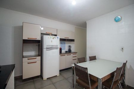 Casa para alugar com 55m², 3 quartos e 3 vagas Casa para alugar com 55m², 3 quartos e 3 vagasCozinha