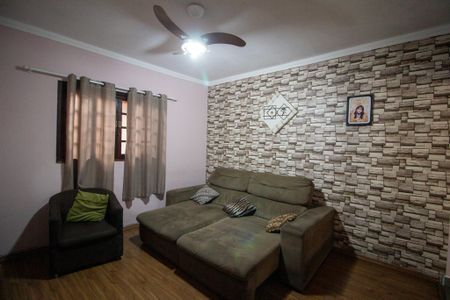 Casa para alugar com 55m², 3 quartos e 3 vagas Casa para alugar com 55m², 3 quartos e 3 vagasSala