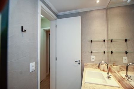 Apartamento à venda com 65m², 2 quartos e 2 vagasBanheiro da Suíte
