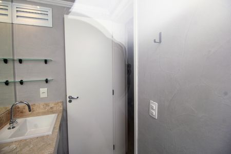 Apartamento à venda com 65m², 2 quartos e 2 vagasBanheiro Social