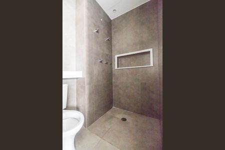 Apartamento à venda com 107m², 1 quarto e 3 vagas Apartamento à venda com 107m², 1 quarto e 3 vagasBanheiro da Suíte
