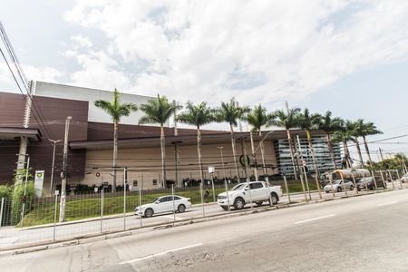 Apartamento à venda com 107m², 1 quarto e 3 vagas Apartamento à venda com 107m², 1 quarto e 3 vagasVista da Rua