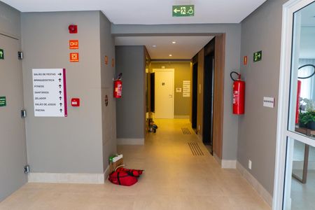 Apartamento para alugar com 69m², 2 quartos e 1 vaga Apartamento para alugar com 69m², 2 quartos e 1 vagaHall social