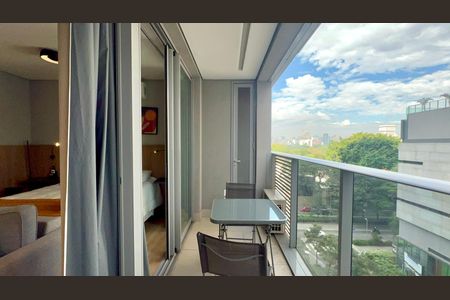 Studio para alugar com 29m², 1 quarto e sem vaga Studio para alugar com 29m², 1 quarto e sem vagaVaranda