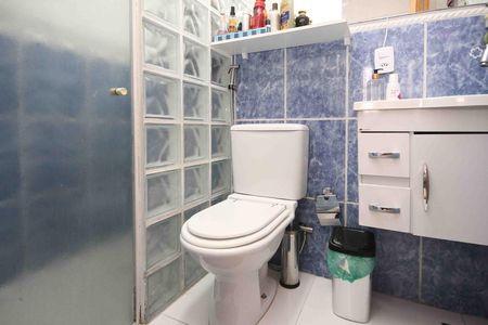 Apartamento à venda com 69m², 2 quartos e 1 vaga Apartamento à venda com 69m², 2 quartos e 1 vagaBanheiro