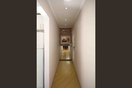 Apartamento à venda com 69m², 2 quartos e 1 vaga Apartamento à venda com 69m², 2 quartos e 1 vagaCorredor de entrada
