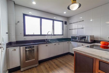 Apartamento à venda com 370m², 4 quartos e 5 vagas