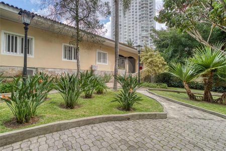 Apartamento à venda com 370m², 4 quartos e 5 vagas
