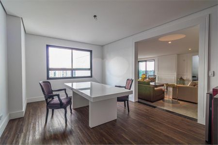Apartamento à venda com 370m², 4 quartos e 5 vagas