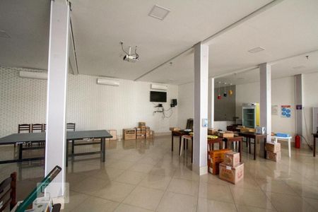 Apartamento à venda com 48m², 2 quartos e 1 vaga Apartamento à venda com 48m², 2 quartos e 1 vagaÁrea comum - Salão de festas