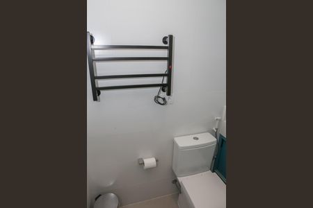 Banheiro de kitnet/studio para alugar com 1 quarto, 25m² em Perdizes, São Paulo