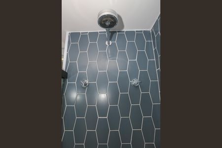 Banheiro de kitnet/studio para alugar com 1 quarto, 25m² em Perdizes, São Paulo