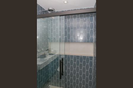 Banheiro de kitnet/studio para alugar com 1 quarto, 25m² em Perdizes, São Paulo