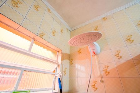 Casa à venda com 141m², 2 quartos e 1 vaga Casa à venda com 141m², 2 quartos e 1 vagaBanheiro social
