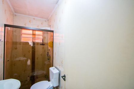 Casa à venda com 141m², 2 quartos e 1 vaga Casa à venda com 141m², 2 quartos e 1 vagaBanheiro social