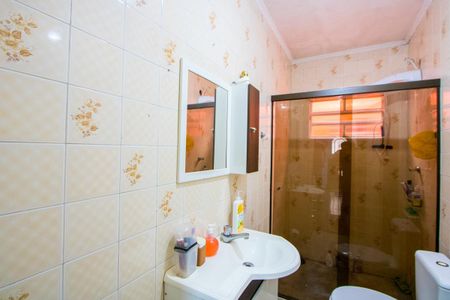 Casa à venda com 141m², 2 quartos e 1 vaga Casa à venda com 141m², 2 quartos e 1 vagaBanheiro social