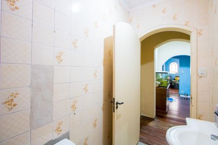 Casa à venda com 141m², 2 quartos e 1 vaga Casa à venda com 141m², 2 quartos e 1 vagaBanheiro social