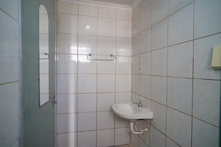 Banheiro  de apartamento para alugar com 1 quarto, 32m² em Vila Ipiranga, Porto Alegre