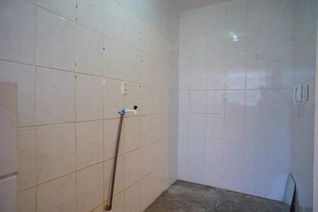 Cozinha  de apartamento para alugar com 1 quarto, 32m² em Vila Ipiranga, Porto Alegre