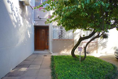 Fachada  de apartamento para alugar com 1 quarto, 32m² em Vila Ipiranga, Porto Alegre