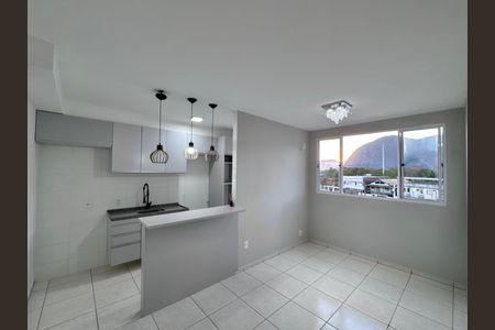 Apartamento à venda com 43m², 2 quartos e 1 vaga Apartamento à venda com 43m², 2 quartos e 1 vagaSala