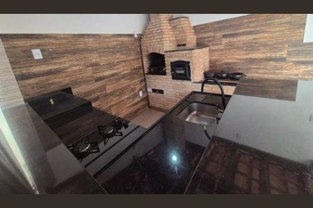 Casa de condomínio à venda com 360m², 3 quartos e 4 vagas Casa de condomínio à venda com 360m², 3 quartos e 4 vagasChurrasqueira