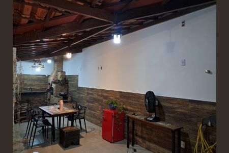 Casa de condomínio à venda com 360m², 3 quartos e 4 vagas Casa de condomínio à venda com 360m², 3 quartos e 4 vagasChurrasqueira