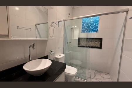 Casa de condomínio à venda com 360m², 3 quartos e 4 vagas Casa de condomínio à venda com 360m², 3 quartos e 4 vagasBanheiro