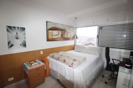 Apartamento à venda com 158m², 3 quartos e 3 vagasQuarto 2