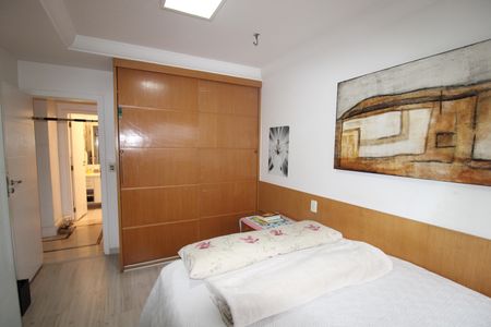 Apartamento à venda com 158m², 3 quartos e 3 vagasQuarto 2