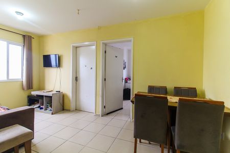Sala de apartamento para alugar com 2 quartos, 55m² em Jardim Guaianazes, São Paulo