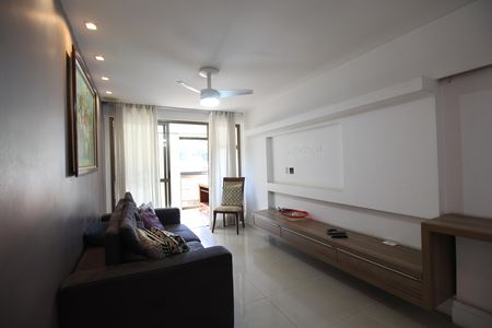 Apartamento para alugar com 117m², 3 quartos e 2 vagasSala