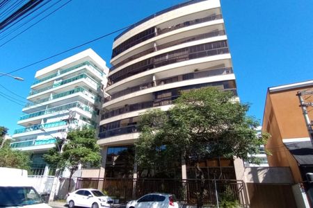 Apartamento para alugar com 117m², 3 quartos e 2 vagas Apartamento para alugar com 117m², 3 quartos e 2 vagasFachada