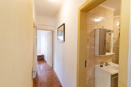 Corredor de apartamento à venda com 2 quartos, 110m² em Centro Histórico, Porto Alegre