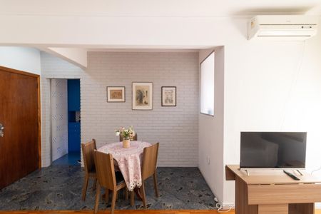 Apartamento à venda com 110m², 2 quartos e sem vaga Apartamento à venda com 110m², 2 quartos e sem vagaSala
