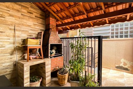 Casa de condomínio à venda com 125m², 2 quartos e 2 vagas Casa de condomínio à venda com 125m², 2 quartos e 2 vagasÁrea comum - Churrasqueira
