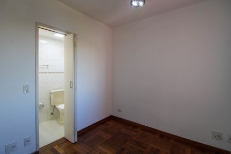 Apartamento à venda com 75m², 3 quartos e 2 vagas Apartamento à venda com 75m², 3 quartos e 2 vagasSuíte