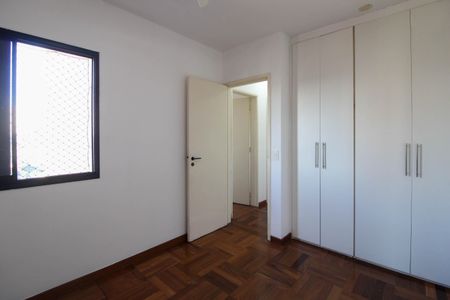 Apartamento à venda com 75m², 3 quartos e 2 vagas Apartamento à venda com 75m², 3 quartos e 2 vagasSuíte